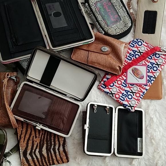 TWELVE OR MORE Resellers Bundle Wristlets and Wallets - Picture 5 of 11